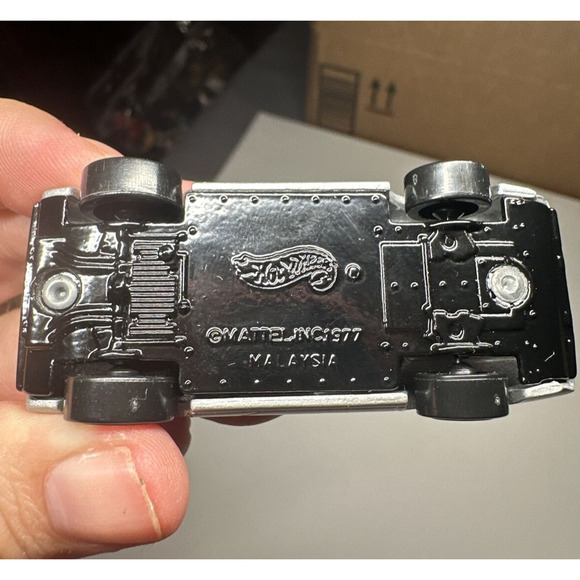 Hot Wheels Ferrari 308 GTS Silver Diecast 1:64 - Mattel 1977 Malaysia - Vintage - Picture 7 of 8